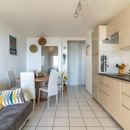 Plage: Appt Pour 4 Avec Parking Et Acces Direct A La - Fr-1-50-89 Apartment