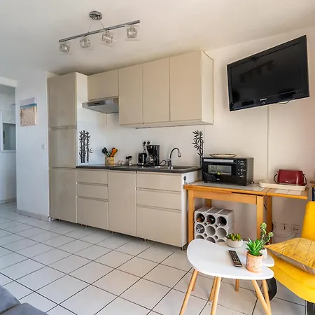 Plage: Appt Pour 4 Avec Parking Et Acces Direct A La - Fr-1-50-89