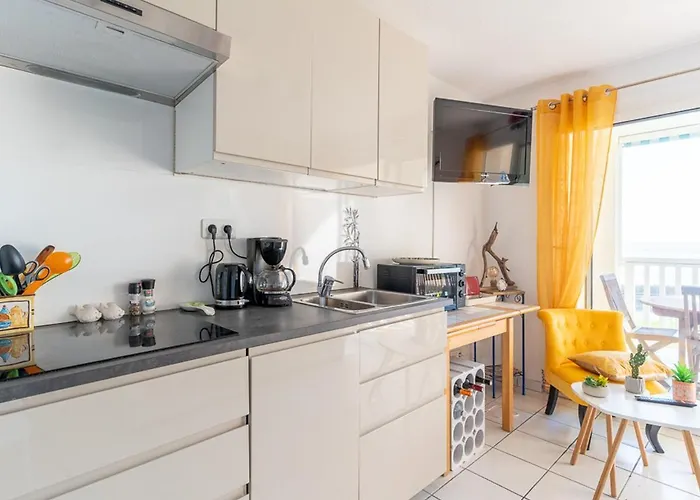 Plage: Appt Pour 4 Avec Parking Et Acces Direct A La - Fr-1-50-89